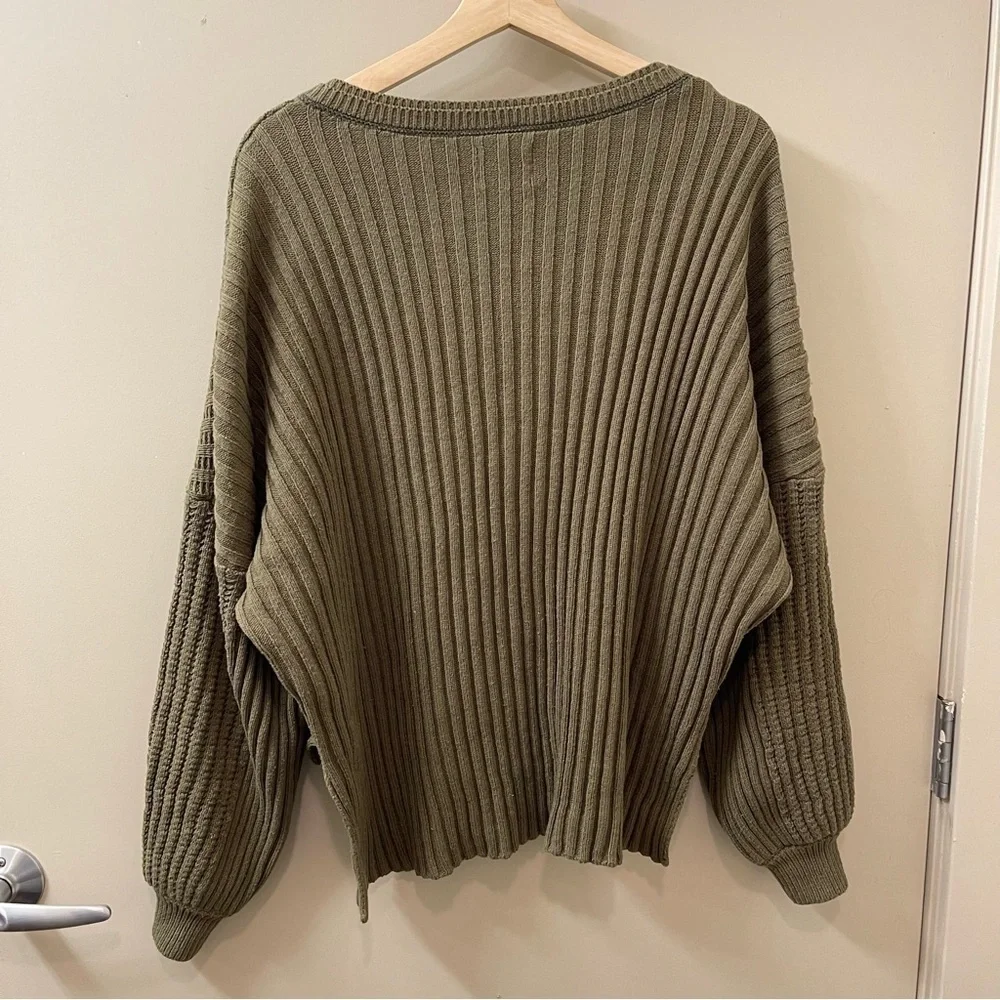 BDG Urban Outfitters Allie Notch Neck Pullover Sweater Olive green Size small